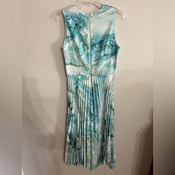 Closet pleated wrap dress - Picture 6 of 9